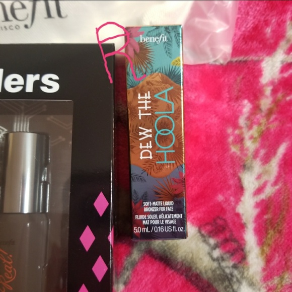 BENEFIT MASCARA & BRONZER W/ MAKEUP BAG BUNDLE NWT - Picture 7 of 8